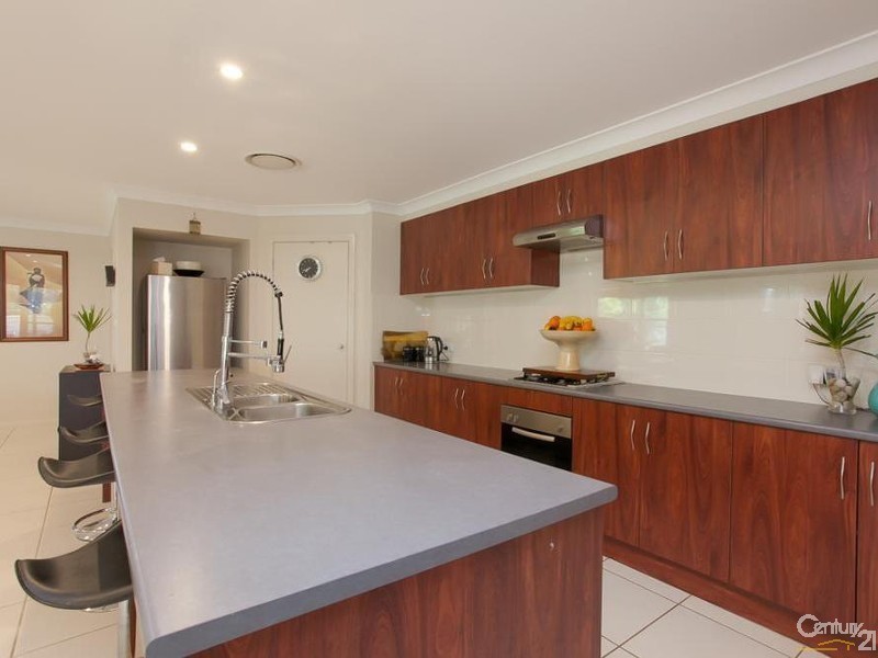 13 Rushland Drive, Fern Bay NSW 2295