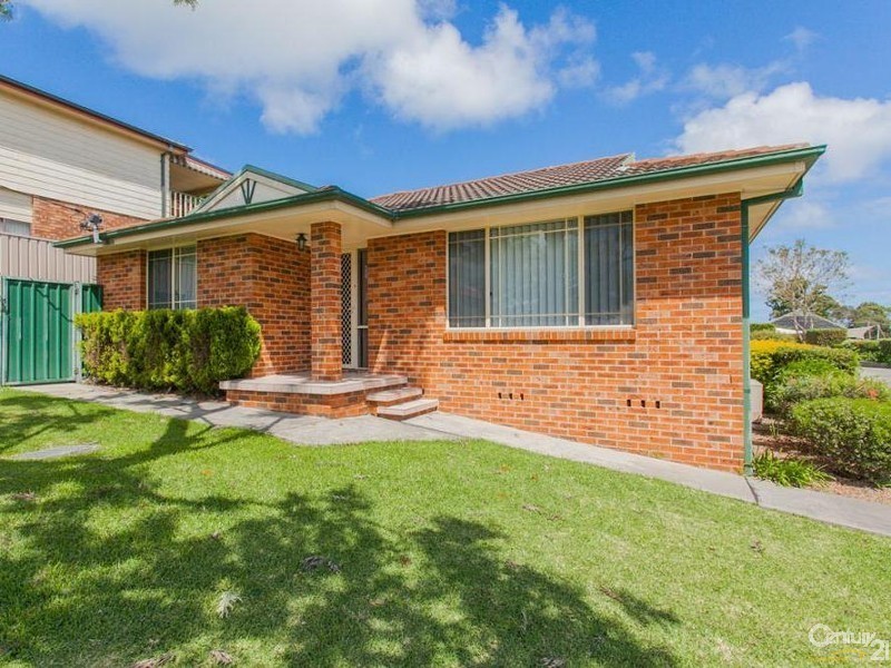 1/4 Chippindall Street, Speers Point NSW 2284