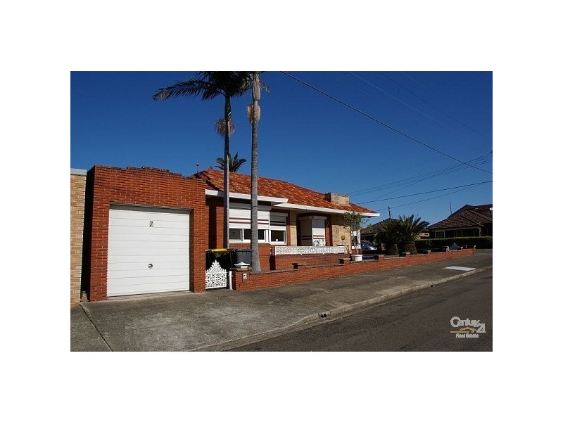 7 Larkhall Avenue, Earlwood NSW 2206