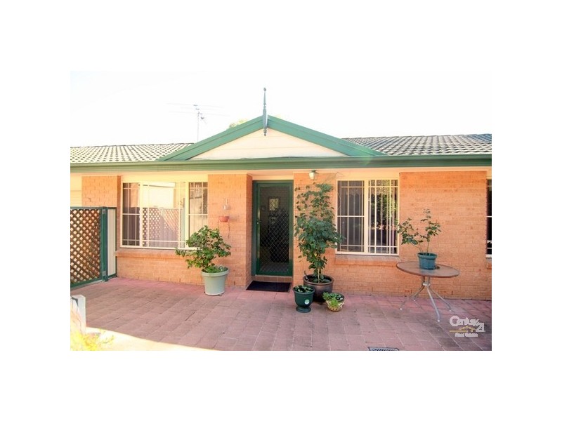 2/8 Sherwood, Arcadia Vale NSW 2283
