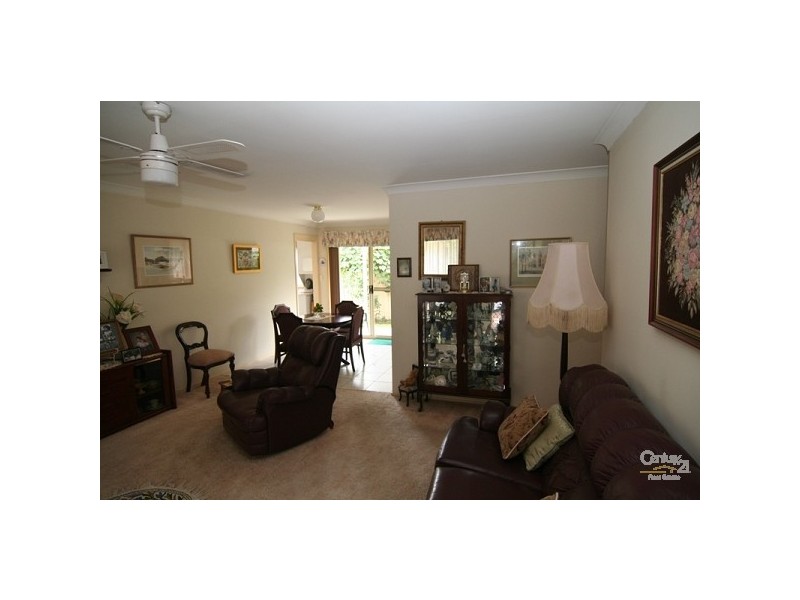 2/8 Sherwood, Arcadia Vale NSW 2283