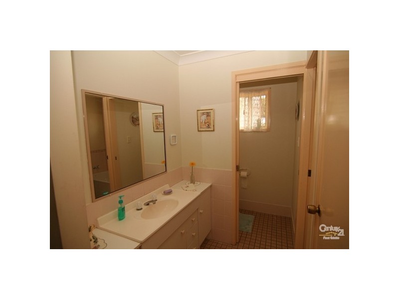 2/8 Sherwood, Arcadia Vale NSW 2283