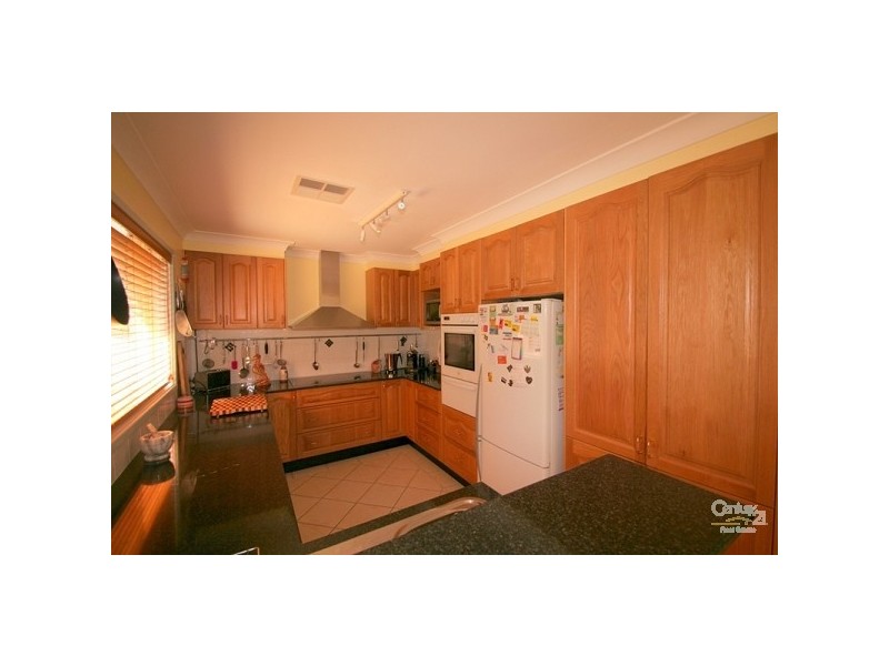 28 Somersham Avenue, Fishing Point NSW 2283