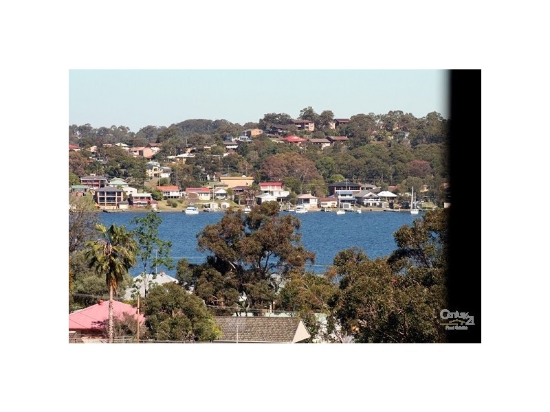 28 Somersham Avenue, Fishing Point NSW 2283