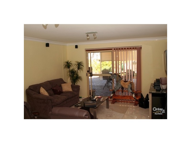 28 Somersham Avenue, Fishing Point NSW 2283