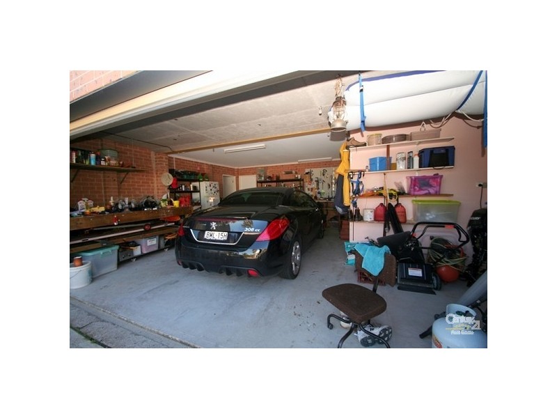 28 Somersham Avenue, Fishing Point NSW 2283