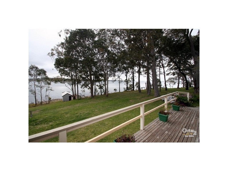 215 Watkins Road, Wangi Wangi NSW 2267