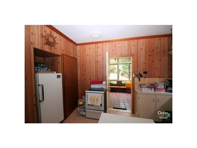 215 Watkins Road, Wangi Wangi NSW 2267