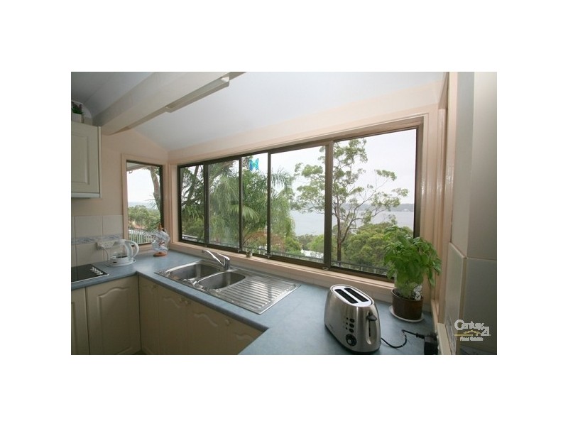 51 Sunlight Parade, Fishing Point NSW 2283