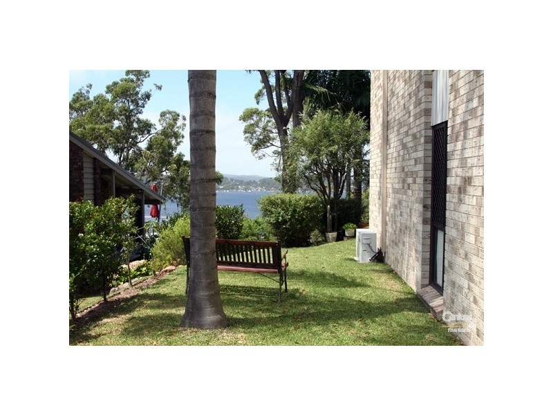 51 Sunlight Parade, Fishing Point NSW 2283