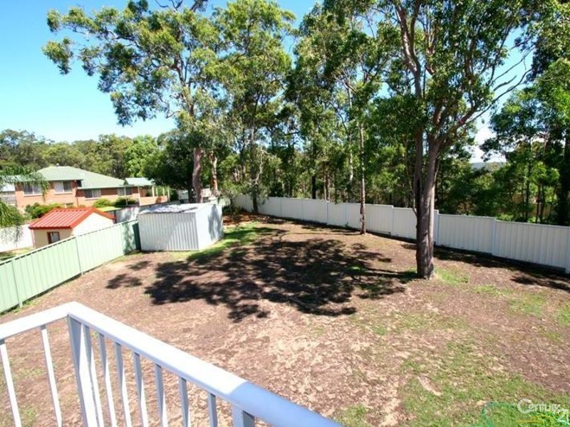 25 Courageous Close, Marmong Point NSW 2284