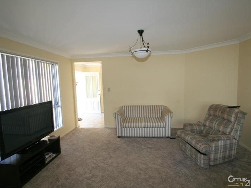 25 Courageous Close, Marmong Point NSW 2284