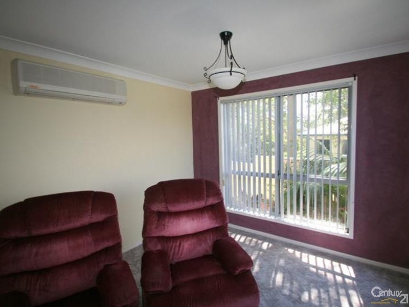 25 Courageous Close, Marmong Point NSW 2284