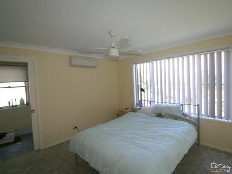 25 Courageous Close, Marmong Point NSW 2284