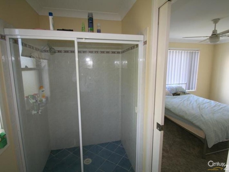 25 Courageous Close, Marmong Point NSW 2284