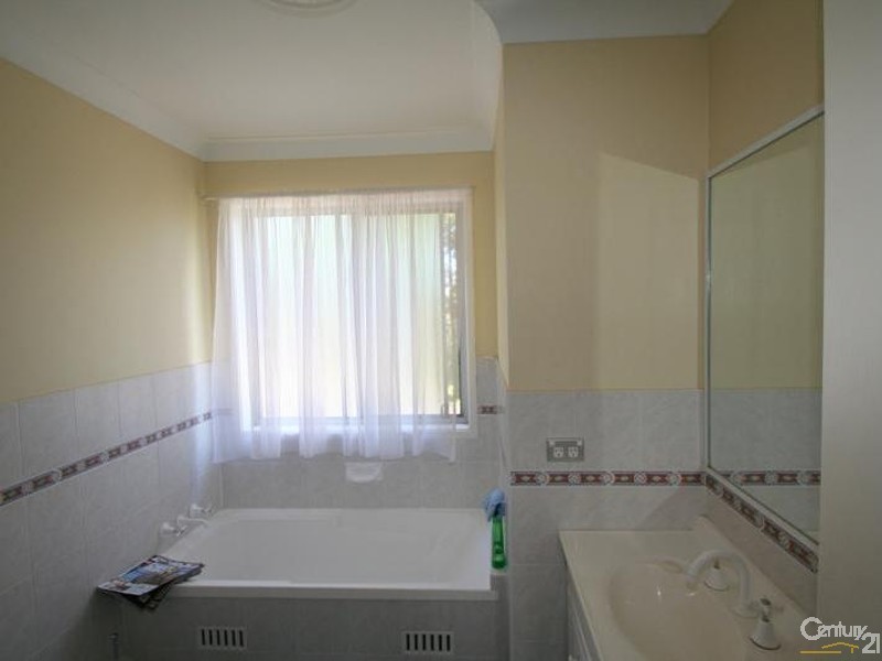 25 Courageous Close, Marmong Point NSW 2284