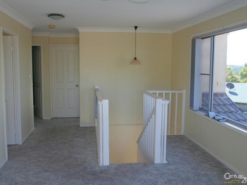 25 Courageous Close, Marmong Point NSW 2284