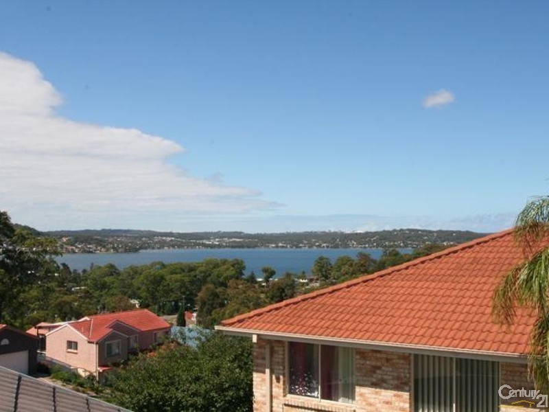 25 Courageous Close, Marmong Point NSW 2284