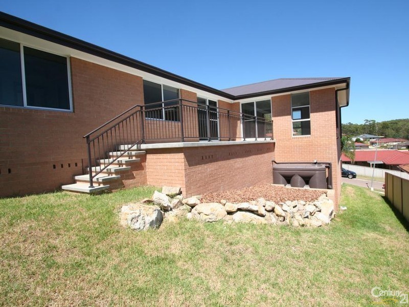 3 Casuarina Close, Toronto NSW 2283