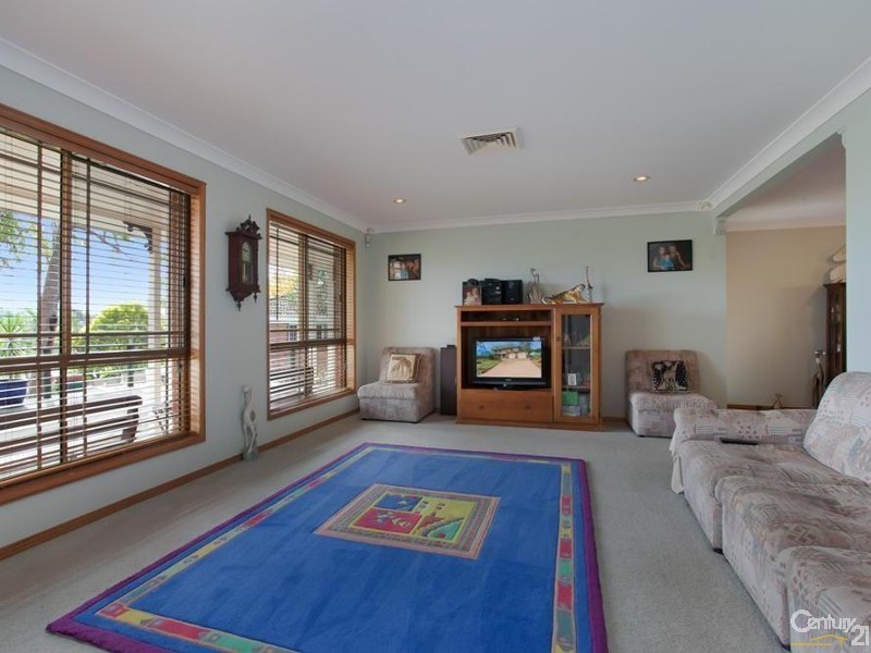 17 Pangela Street, Buttaba NSW 2283