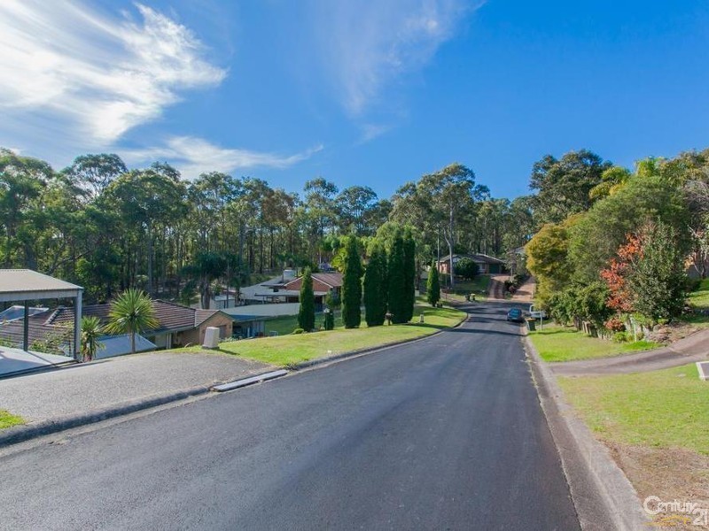 8 Columbia Close, Woodrising NSW 2284