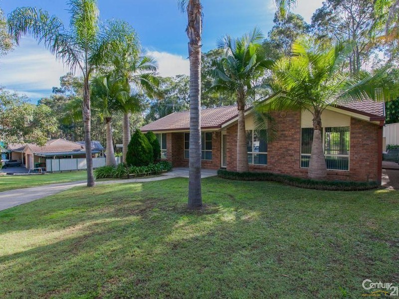 8 Columbia Close, Woodrising NSW 2284