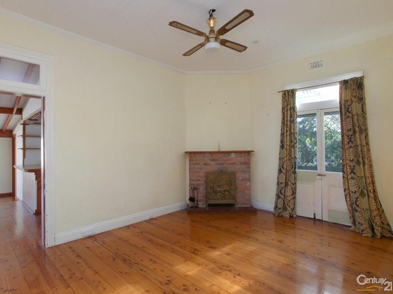 31 Anzac Parade, Toronto NSW 2283