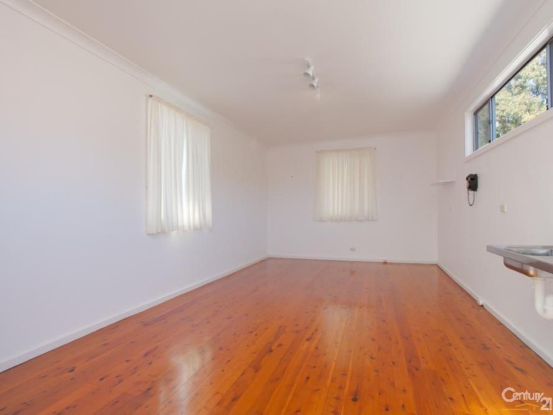 76 Anzac Parade, Toronto NSW 2283