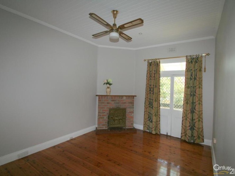 31 Anzac Parade, Toronto NSW 2283