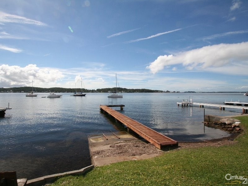 105 Fishing Point Road, Fishing Point NSW 2283