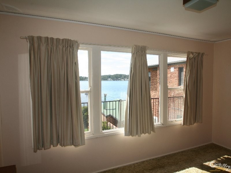 105 Fishing Point Road, Fishing Point NSW 2283