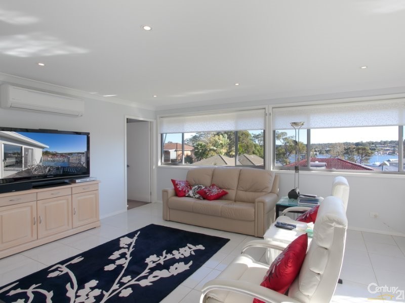 42 Alkrington Avenue, Fishing Point NSW 2283