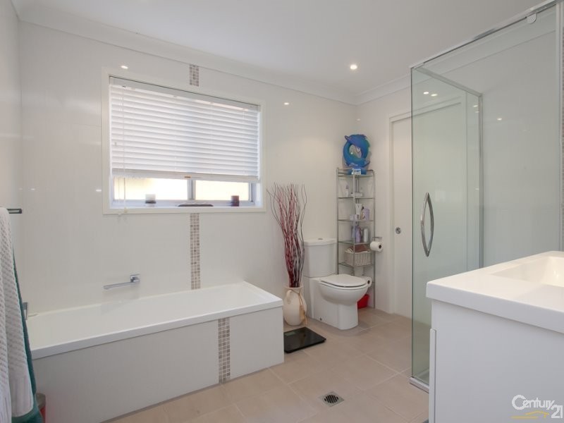42 Alkrington Avenue, Fishing Point NSW 2283