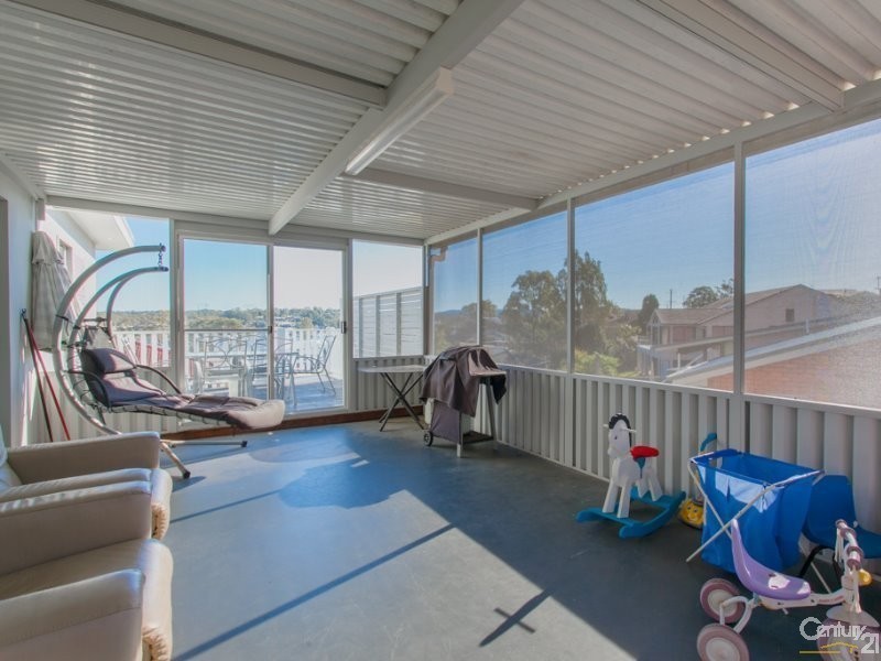 42 Alkrington Avenue, Fishing Point NSW 2283