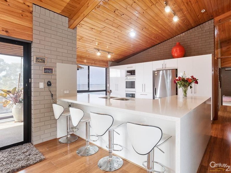 136 Fishing Point Road, Fishing Point NSW 2283