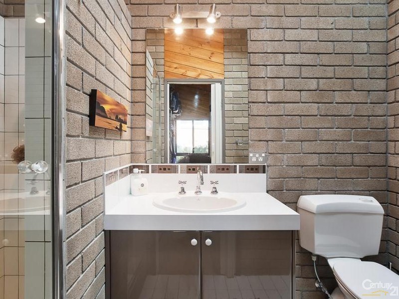 136 Fishing Point Road, Fishing Point NSW 2283