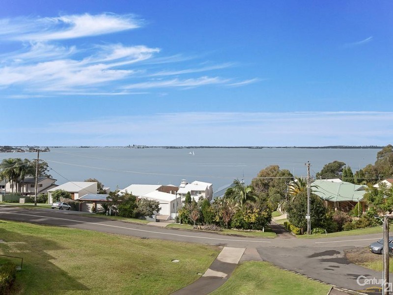 136 Fishing Point Road, Fishing Point NSW 2283