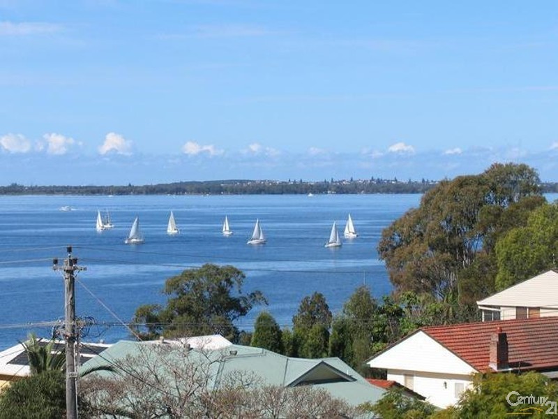 136 Fishing Point Road, Fishing Point NSW 2283