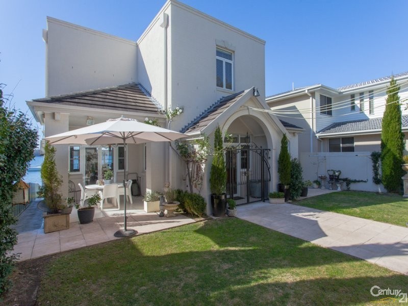 33 Excelsior Parade, Carey Bay NSW 2283