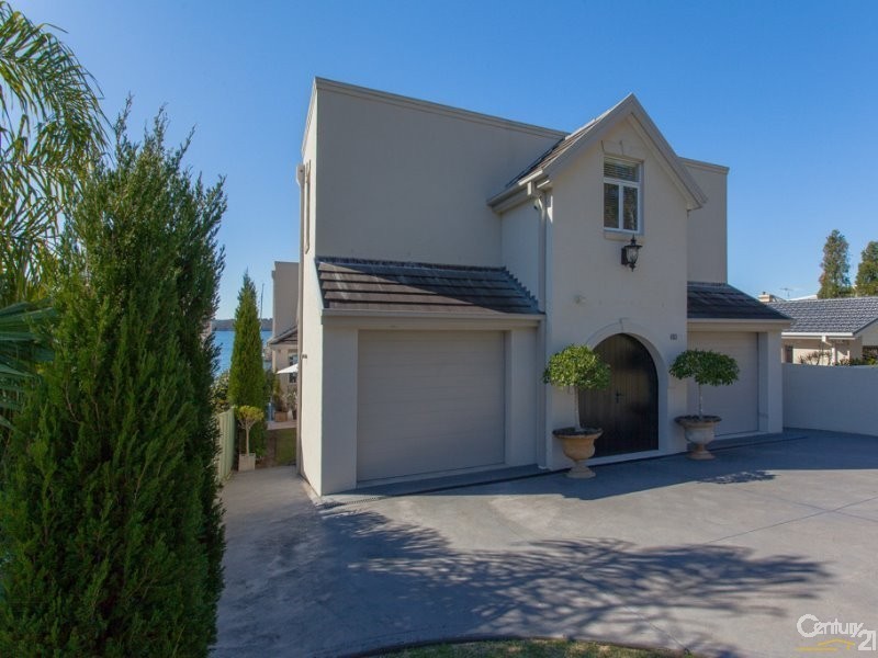 33 Excelsior Parade, Carey Bay NSW 2283