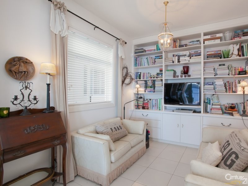 33 Excelsior Parade, Carey Bay NSW 2283