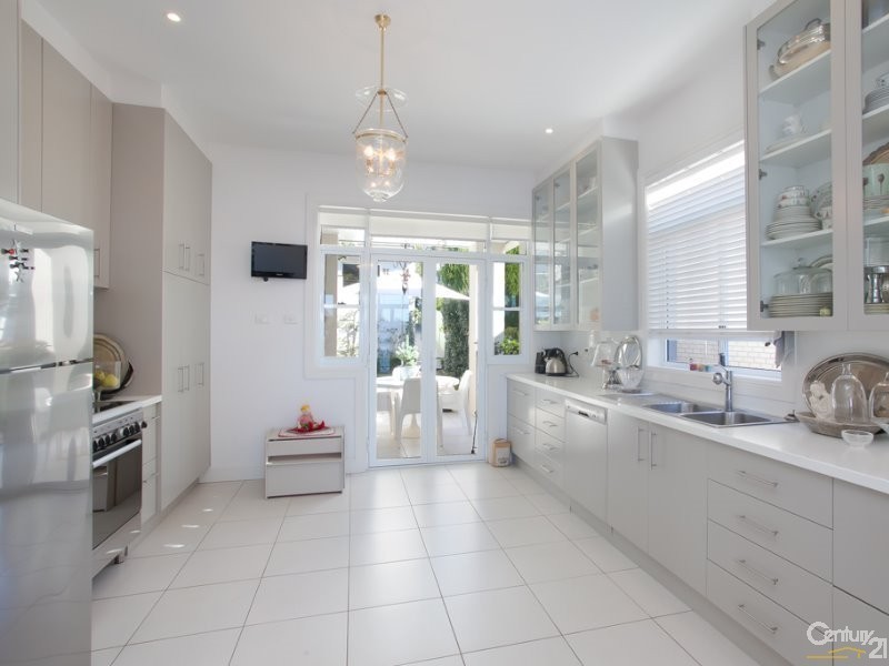 33 Excelsior Parade, Carey Bay NSW 2283