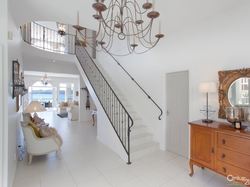 33 Excelsior Parade, Carey Bay NSW 2283