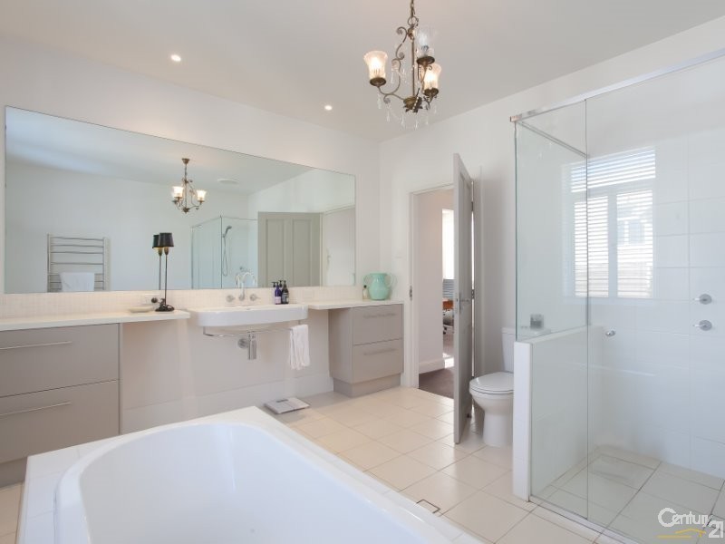 33 Excelsior Parade, Carey Bay NSW 2283