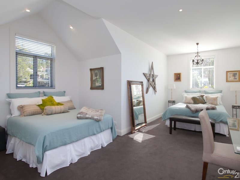 33 Excelsior Parade, Carey Bay NSW 2283