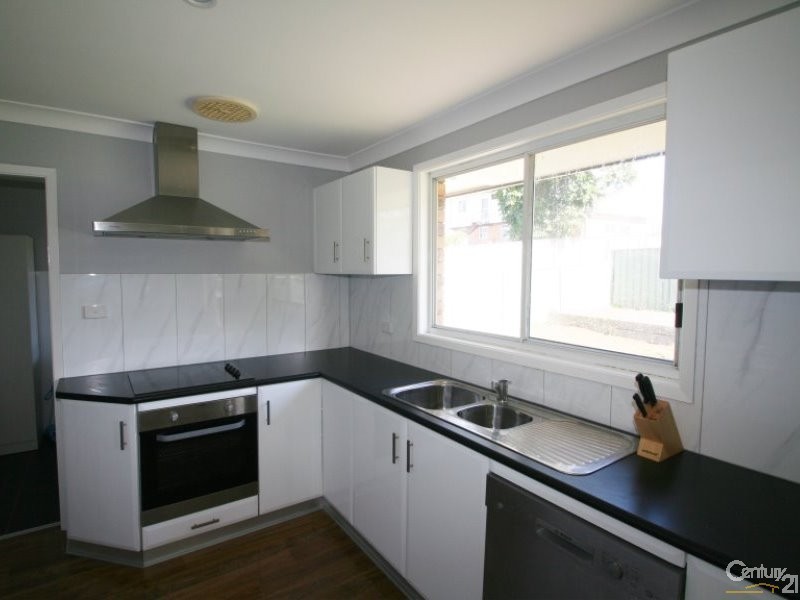 16 Alkrington Avenue, Fishing Point NSW 2283