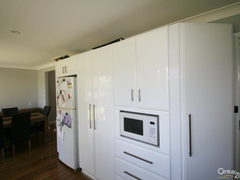 16 Alkrington Avenue, Fishing Point NSW 2283