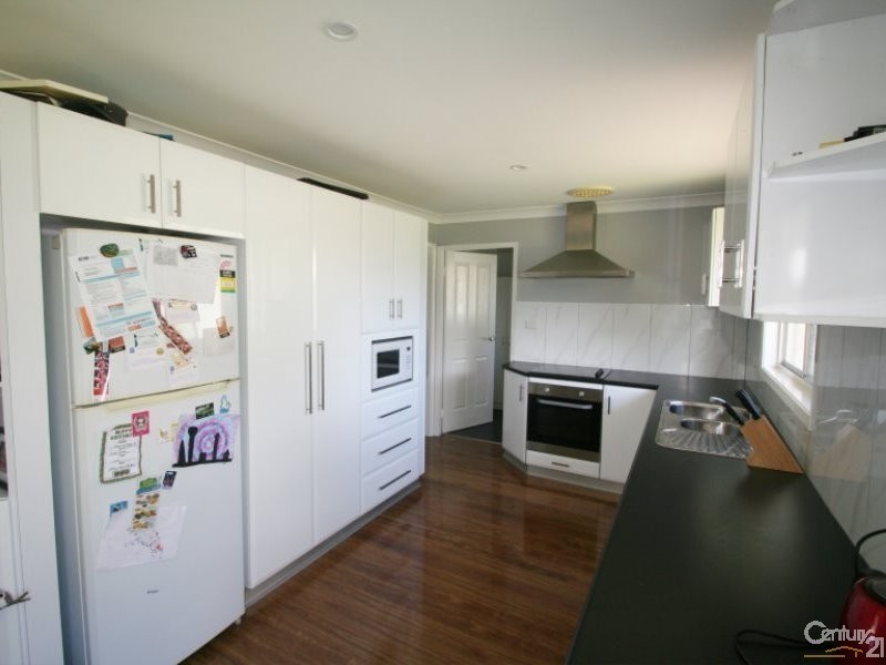 16 Alkrington Avenue, Fishing Point NSW 2283