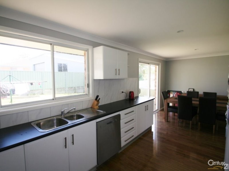 16 Alkrington Avenue, Fishing Point NSW 2283