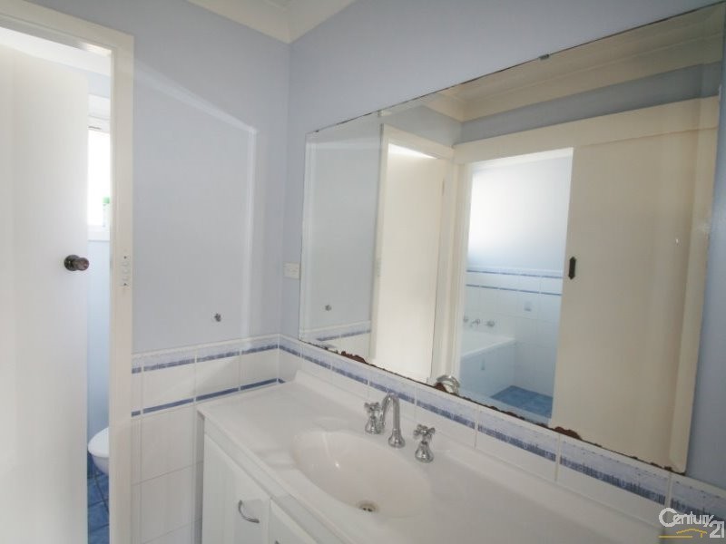 16 Hillcrest Avenue, Rathmines NSW 2283